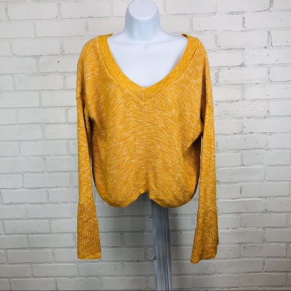 Express Sweaters - Express Yellow Cropped Knit Sweater sz M